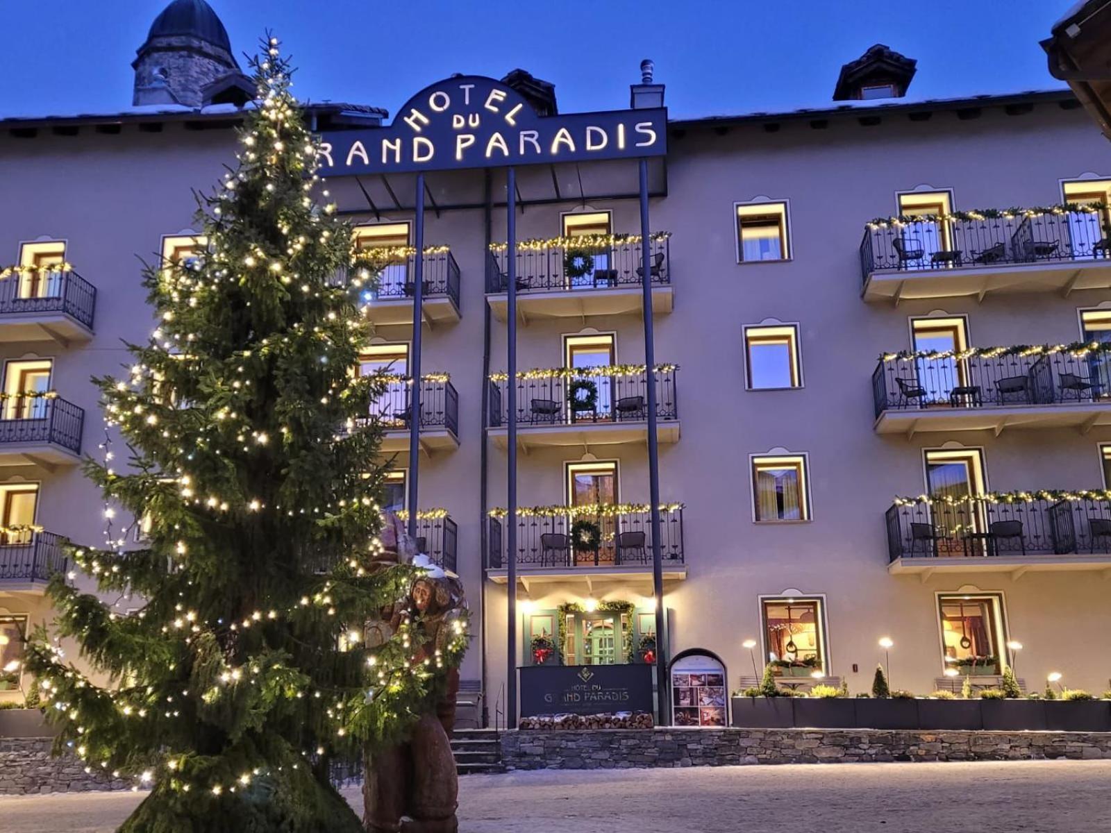 Hotel Du Grand Paradis - 1899 Auberge Boutique กอนเญ ภายนอก รูปภาพ