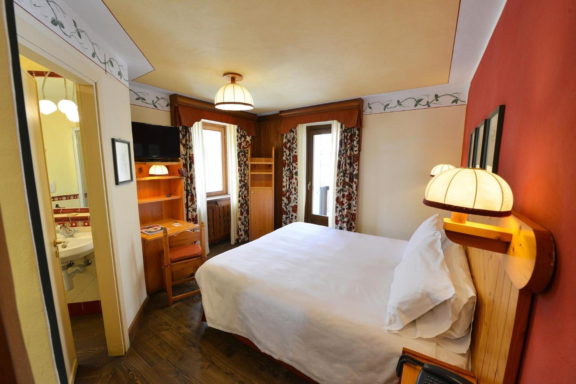 Hotel Du Grand Paradis - 1899 Auberge Boutique กอนเญ ภายนอก รูปภาพ