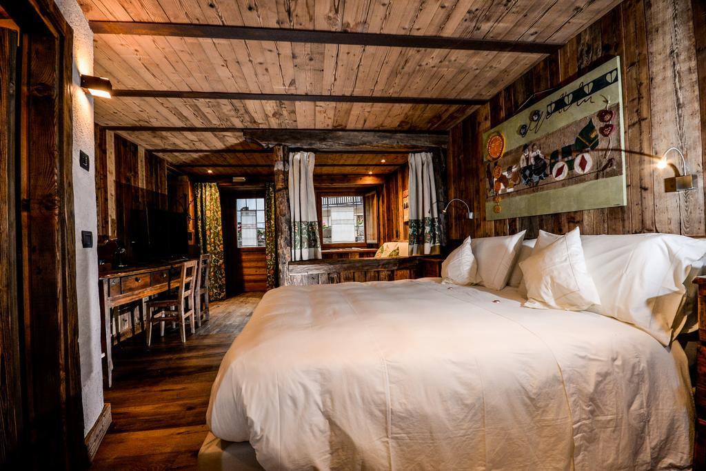 Hotel Du Grand Paradis - 1899 Auberge Boutique กอนเญ ภายนอก รูปภาพ