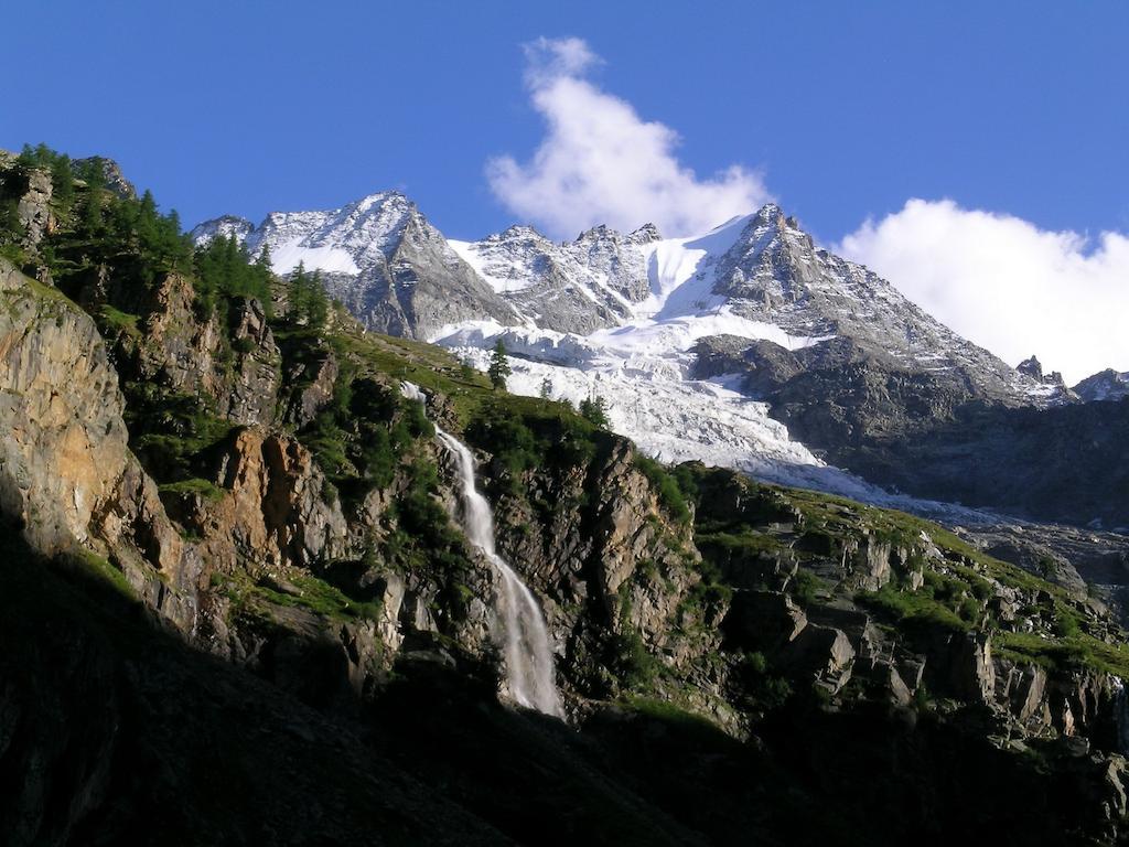 Hotel Du Grand Paradis - 1899 Auberge Boutique กอนเญ ภายนอก รูปภาพ