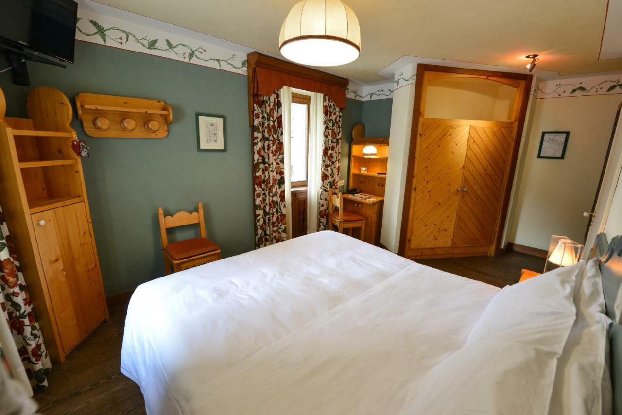 Hotel Du Grand Paradis - 1899 Auberge Boutique กอนเญ ภายนอก รูปภาพ